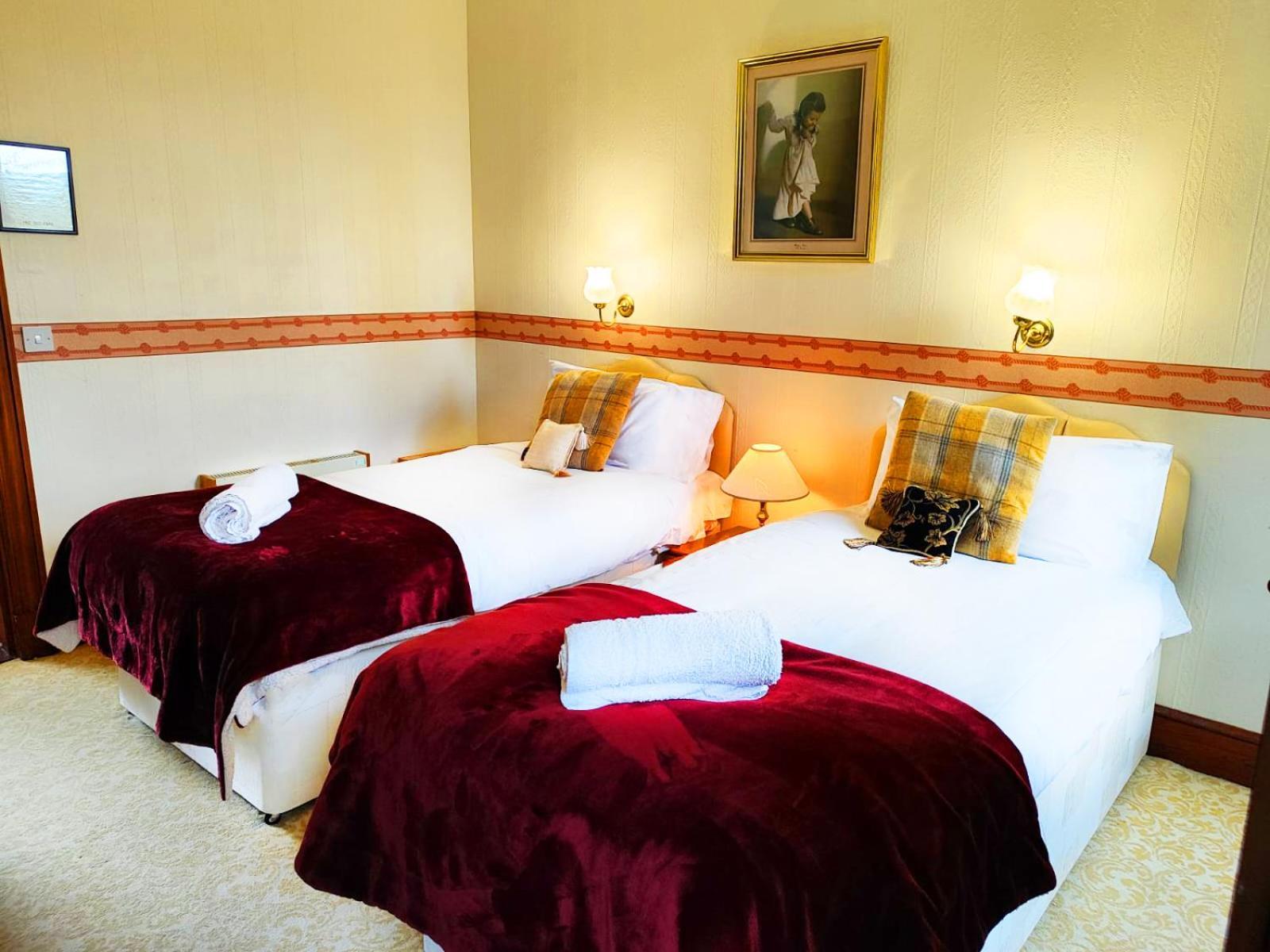 לאירג The Falls - Value Rooms At Aultnagar Estate מראה חיצוני תמונה